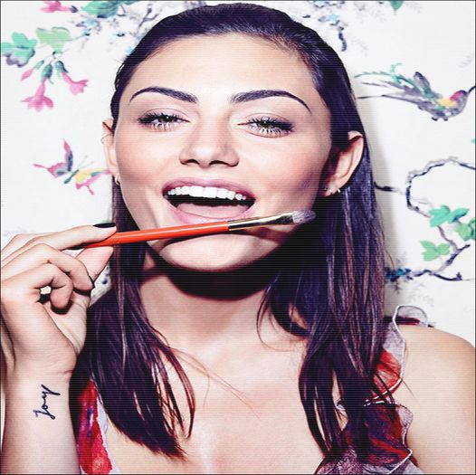 ♡♒ƊєιυυAмєƖƖ☁; #iese din piscină și pleacă în camera ei.