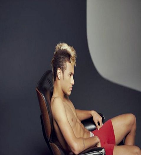ɳҽყɱαɾ | *se intinde pe nisip sa se bronzeze*