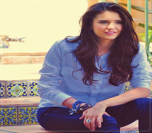 》Va las pe voi, am gasit niste galeti si un pamatuf *click*; Ma duc sa aduc apa sa fac curat pe aici.. Scuturati si voi canapelele si paturile din camarutele alea =))))) vai ce gospodina sunt smr *pleaca si se intoarce cu galeata plina*
