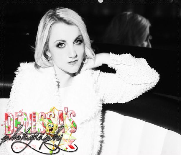 ┊deɴιι┊¤se trezeşte şi iese din casă uitându-se pacolo¤