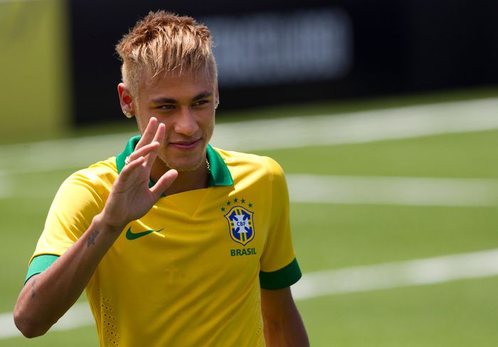 ɳҽყɱαɾ | sunteti, sunteti #katic. *se pune langa ele* sa ma bronzez si eu putin