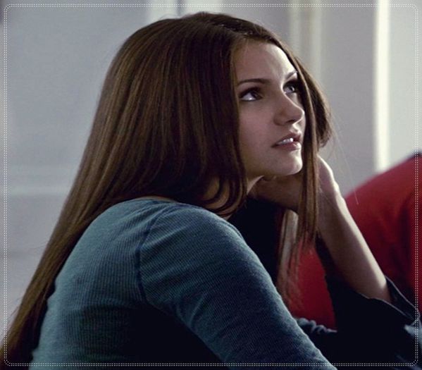 》Bine si eu :-?? :3 *continua sa se uite pe geam ;<* =))