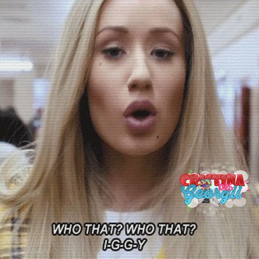 ♡ cσνєη ♡ *aruncă cu o nucă de cocos după el* #neymar ; *se uită la ea, apoi sare în alt copac* #add