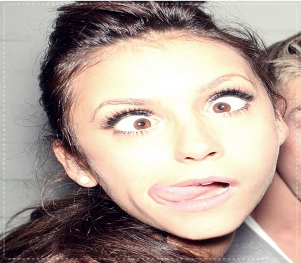 ᵃʷᵃʸ ᶤᶰ ᵗʰᵉ ʷᵒᵒᵈᶳ | De pneum;onie, ca ma imbolnavesti cu baia noaptea=)))) click; Si cine o sa ma trateze? Nimeni =)) Doar daca nu cumva urangutanii n-au un spital pe aici :-?? *isi muta privirea la maimuta* Ododo! ce dragutsss;x
