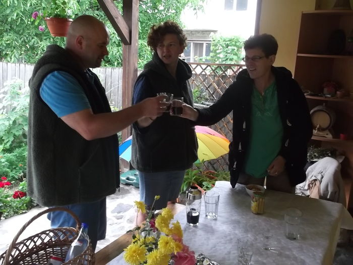 TRECEREA LA FAPTE - FERMA ANDRE  SI  NIK PUIUT