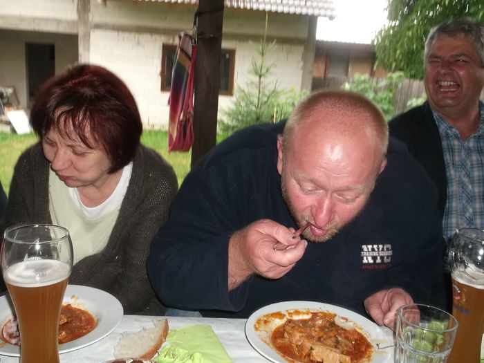 VASLESTE OMUL DUPA OASE - FERMA ANDRE  SI  NIK PUIUT