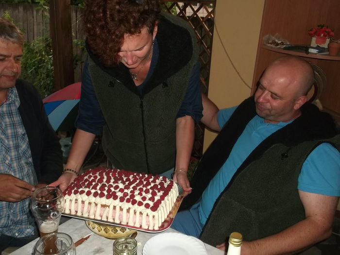 DUPA POTOL GRETOS, VINE...... - FERMA ANDRE  SI  NIK PUIUT
