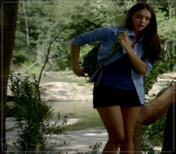 ᵃʷᵃʸ ᶤᶰ ᵗʰᵉ ʷᵒᵒᵈᶳ | *se trezeste isi ia geanta si pleaca mai departe in padure, click; trece de cascada si ajunge prin jungla*.. =))
