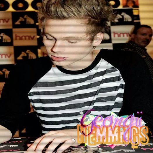 ♡̶S̶α̶ɗ̶ι̶ѕ̶т̶ι̶c̶Ɲ̶ι̶g̶н̶т ; Soțul* + Vreau să merg acasă, tu ce faci ?