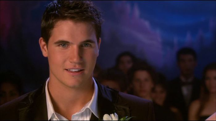 Robbie Amell - Picture this