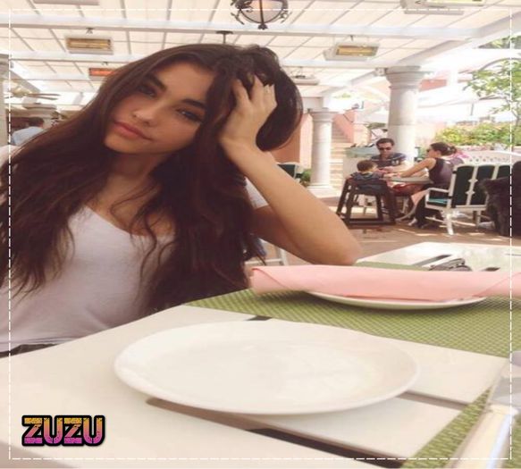 ┆❥. [se ridica din pat; cu grija; sa nu-l trezeasca pe David] - in shadow forever - episode 01