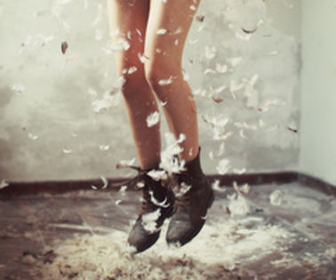 Ma rog. :) Jan al nostru pleaca. Sa vedem unde se grabeste asa , :))