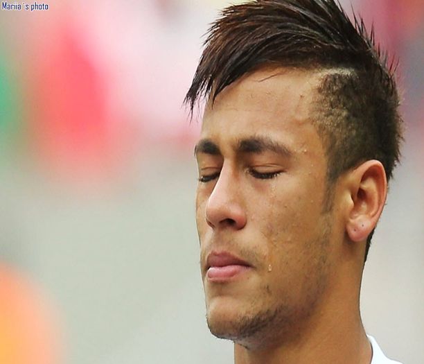 ɳҽყɱαɾ |*bombane stergand prafu ip* si atacant stanga am fost .. *CL*; si am ajuns de rasu rasului..eu,neymar jr sa sterg praful?!?!?! :( =))
