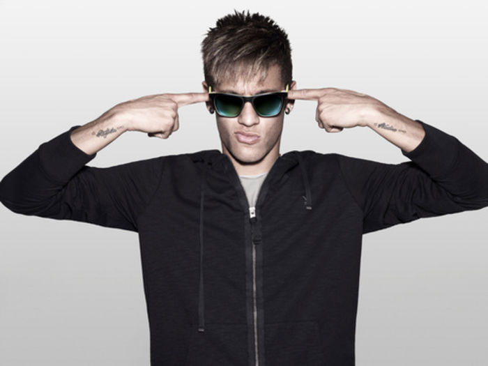 ɳҽყɱαɾ | era o ur;ata, da-o-n mamica ei de paroasa :-& #adda *CL*; nu mai zici nimic , ori vrei sa il vezi ori te-am enervat ori te-ai rusinat :))) #ely
