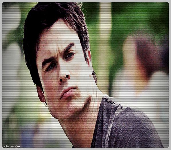 #► So fi suparat?... Ehhh, se mai intampla...|se uita la ocean|