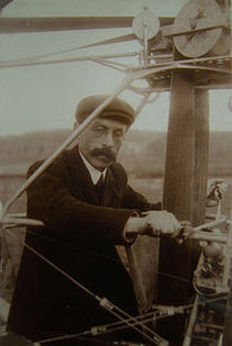 ing. Paul Cornu; 1881-1944.problema a fost gasirea motorului care sa poata invirti o elice suficient de rapid,pt a crea o portanta capabila sa ridice aparatul in aer

