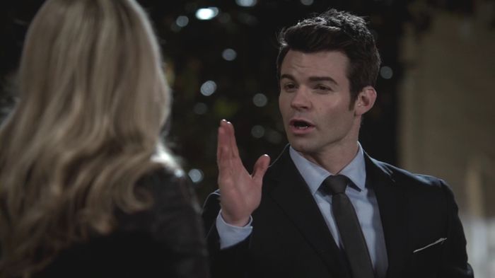 Nu incepe cu meciul iar ca iti dau una de te invartesc - here - episode 21 - done