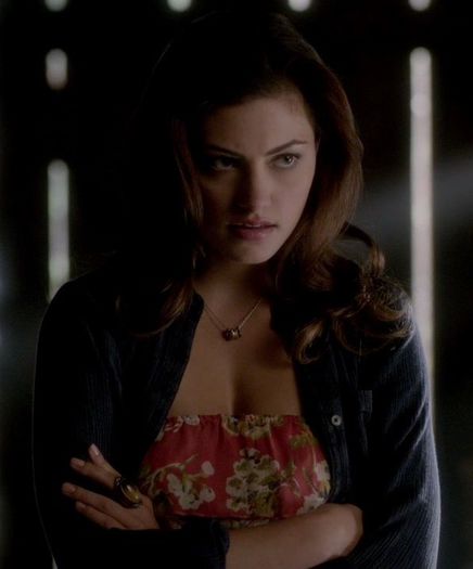 *intra si tipa* NUUU! Mi-ati acoperit operele de arta de pe pereti! - here - episode 21 - done