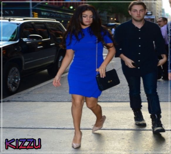  - x - SG - 08-07-2014 - Chegando no restaurante ABC Kitchen NY