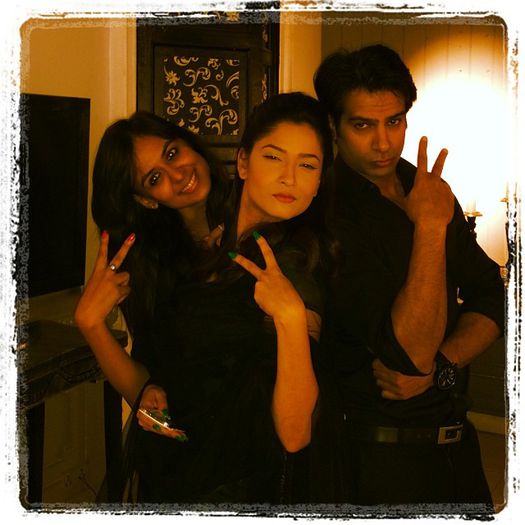 7Ff9VKx - Karan Mehra and Ankita Lokhande-Nareen and Ankitaxx