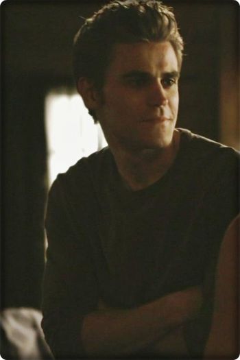*o musca de buza* :))#davina ; =))))))) #elena - here - episode 21 - done