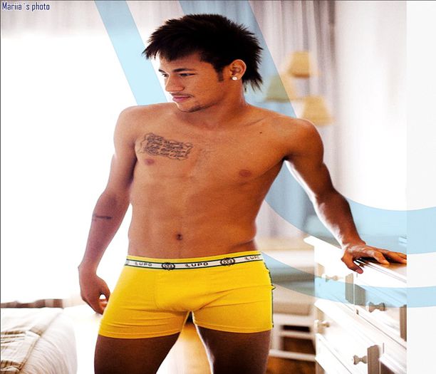 ɳҽყɱαɾ | *se uita pe tricou scarbit si si-l da jos* ia poti sa-l pastrezi tu *CL* - Epii 04 _ Whats my name