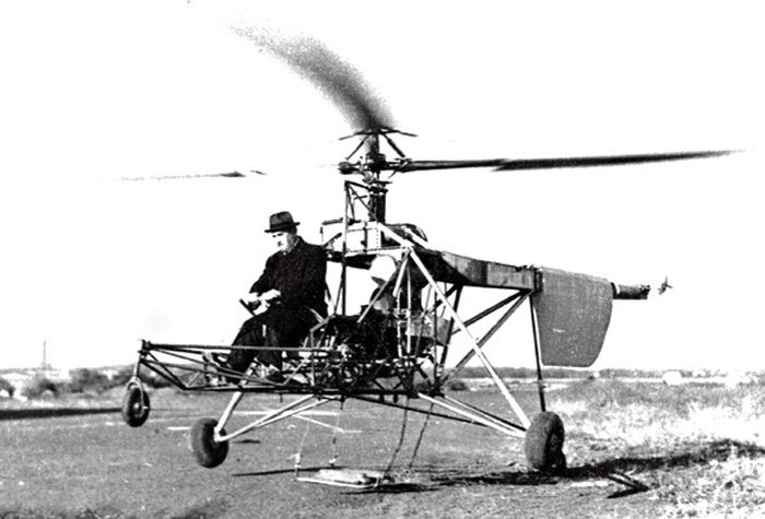 1939sept. VS-300; primul zbor
