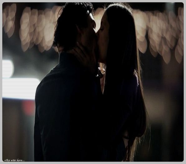 #► |o strange mai tare`n brate si continua so sarute|=))))))