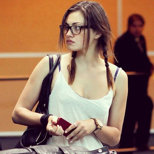 ✿ - Nu am tras cu urechea dar se auzea pana in camera mea. #elenaclick; Hey Fane, de ce ai nervi?
