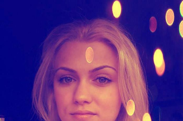 970945_383444748428575_1428551149_n - Andreea Chitu-Natalia