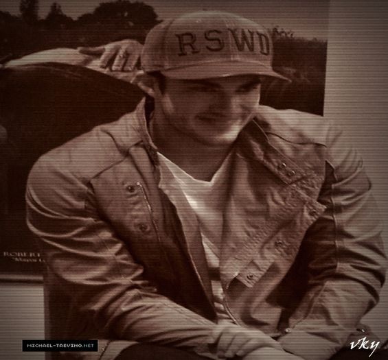 #► Thx`s...;) #bekah|smile| + |ii inchide laptopu lu #hayley| - here - episode 22 - done