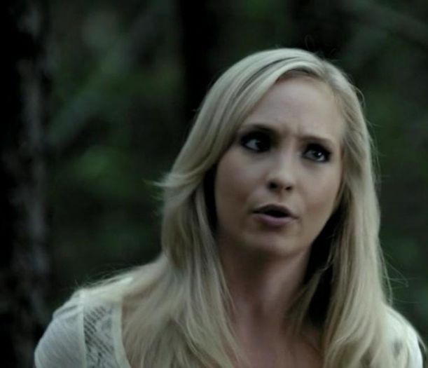 ᵔᴥᵔ -- Nu mam certat cu el..Că e plecat la mare,stă cu p____la la soare ;) #Elena - here - episode 22 - done