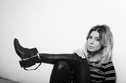 Tu trebuie sa-l omori si ca dovada imi vei aduce degetul lui.