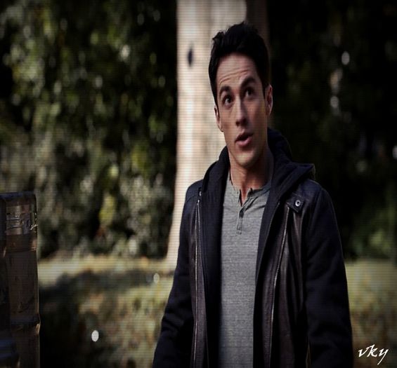 #► Iti sta bine asa=)))) Parca ai fi scapat de la circ=)))))))