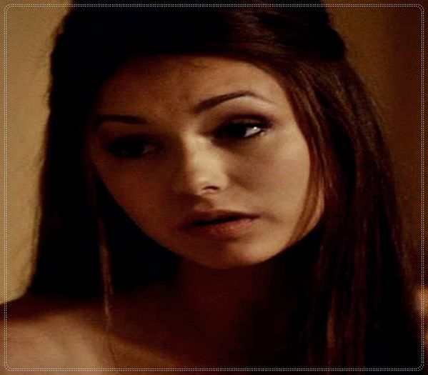 》 Ia-o pe #Hayley ca pe mine ma bate barbatu..na ca am luat-o pe urmele click; lui Fane cu expresiile astea..=)))))))))))))))))))) #Tyler
