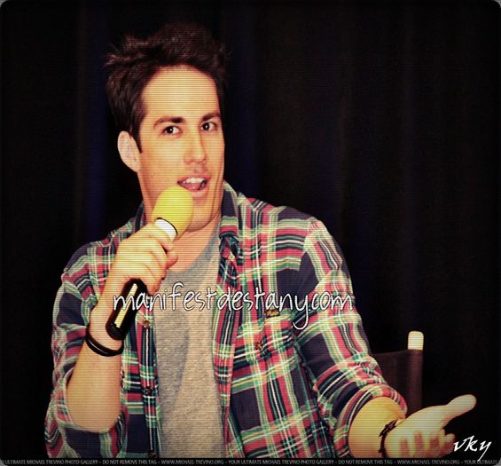 #► Impresara cu putere, de te zboara prin surcele... Da din mana repejor, [cl]; si te sa;;tis;face usor=))))))))))))#elena + Imi e dor de sorata, n`ai vazut`o eternitatea ta?... Deci eu unu nu fac bine, imi e dor de blondine....=))))#Elijah
