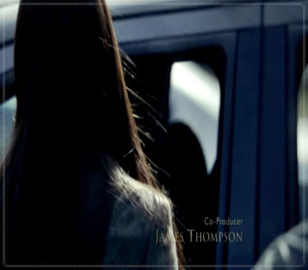 》 *isi pune perna in cap* =)))))))))))