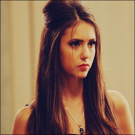 ♡❧`⇒.; eh, bine că ești tu inteligent ;) =))) #Tyler -se pune pe piciorul canapelei-. - here - episode 22 - done