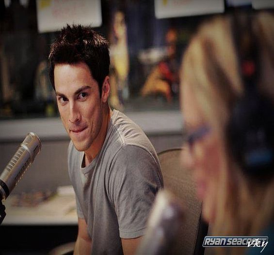 #► Idk...;_??? #hayley + |ia laptopu si se joaca pe el| - here - episode 22 - done