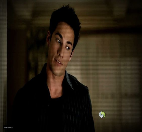 #► Defapt nu ma joc... Ma uit la poze cu #christina aguilera dez;;bra;;cata....=)))))) - here - episode 22 - done