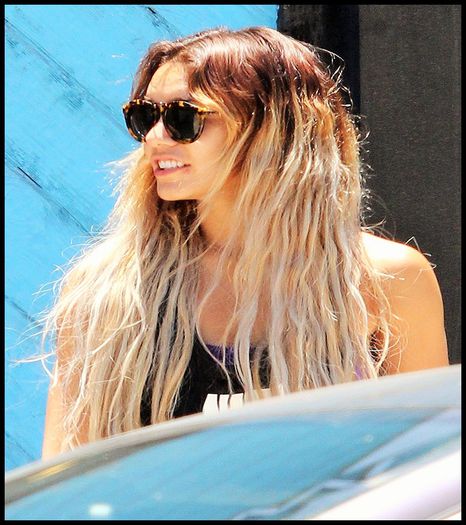 ╰ ● ƤƖƇƬƲƦЄ 077 - ƁƲƧƳ ❤; own /: #KelliBerglundx4
