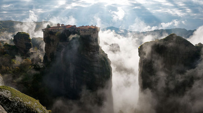 21. Meteora, Grecia