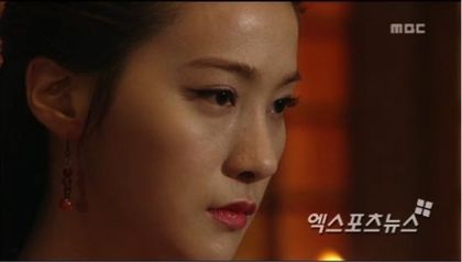 empress-ki-yoo-in-young-explodes-with-beauty-without-male-looks - Yeon Bi-soo din Empress Ki