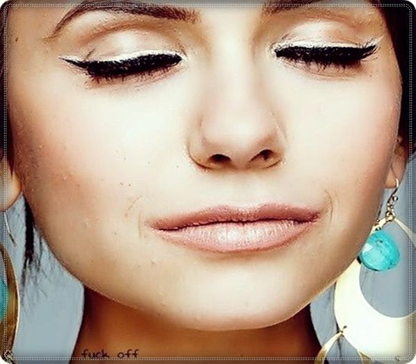 》Ok=)))) *click*; *se lasa incet pe spate facand pluta cu ochii inchisi, inca tinandu-se cu picioarele in jurul lui=)))))*
