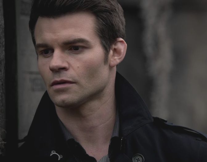 Aiurea...;( *o mangaie pe cap* Habar n-am ce e aia :o :D #Davina=)))))