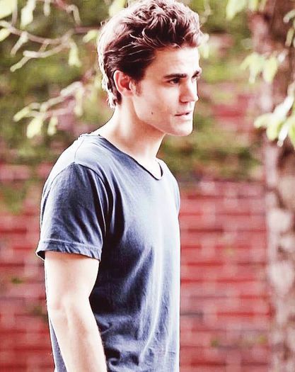 Eu *isi da ochii peste cap si il striga pe Tyler*