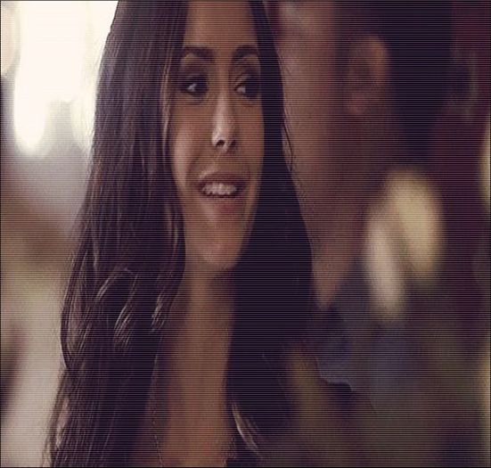 ♡❧`⇒.; hm, aia e la tv ;) =)))..ia, iubește-o pe Bekah ;> =))) #Tyler.