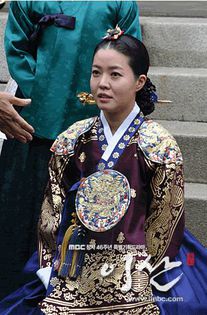 1800180_302474086544526_2015822991_n - Queen Jung-sun