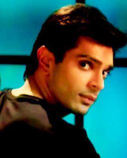 10426633_763904686992886_3096730725625576606_n - 15-KSG-Karan Singh Grover