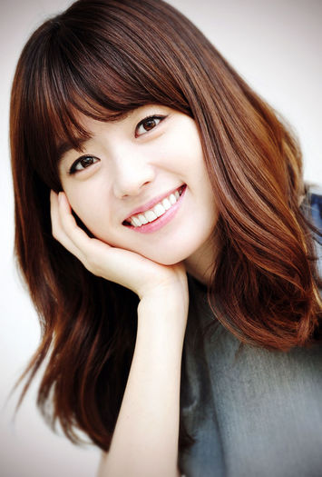 00000687 - Han Hyo Joo